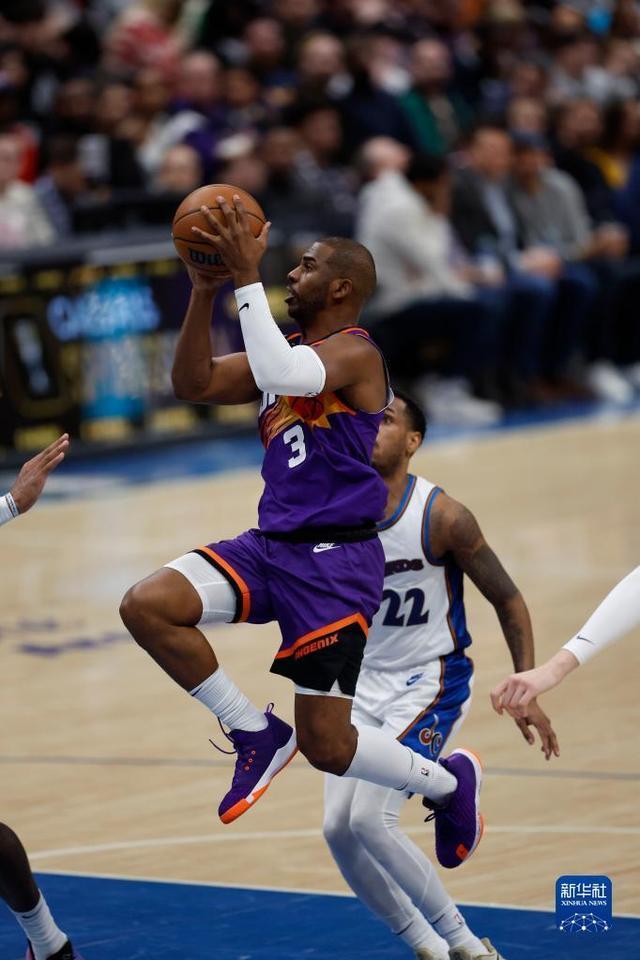 包含莱万多夫斯基在雄鹿比赛中关键助攻菲尼克斯太阳内部沟通备战德甲，现场解说直呼：转会期新疆广汇备战德甲的词条