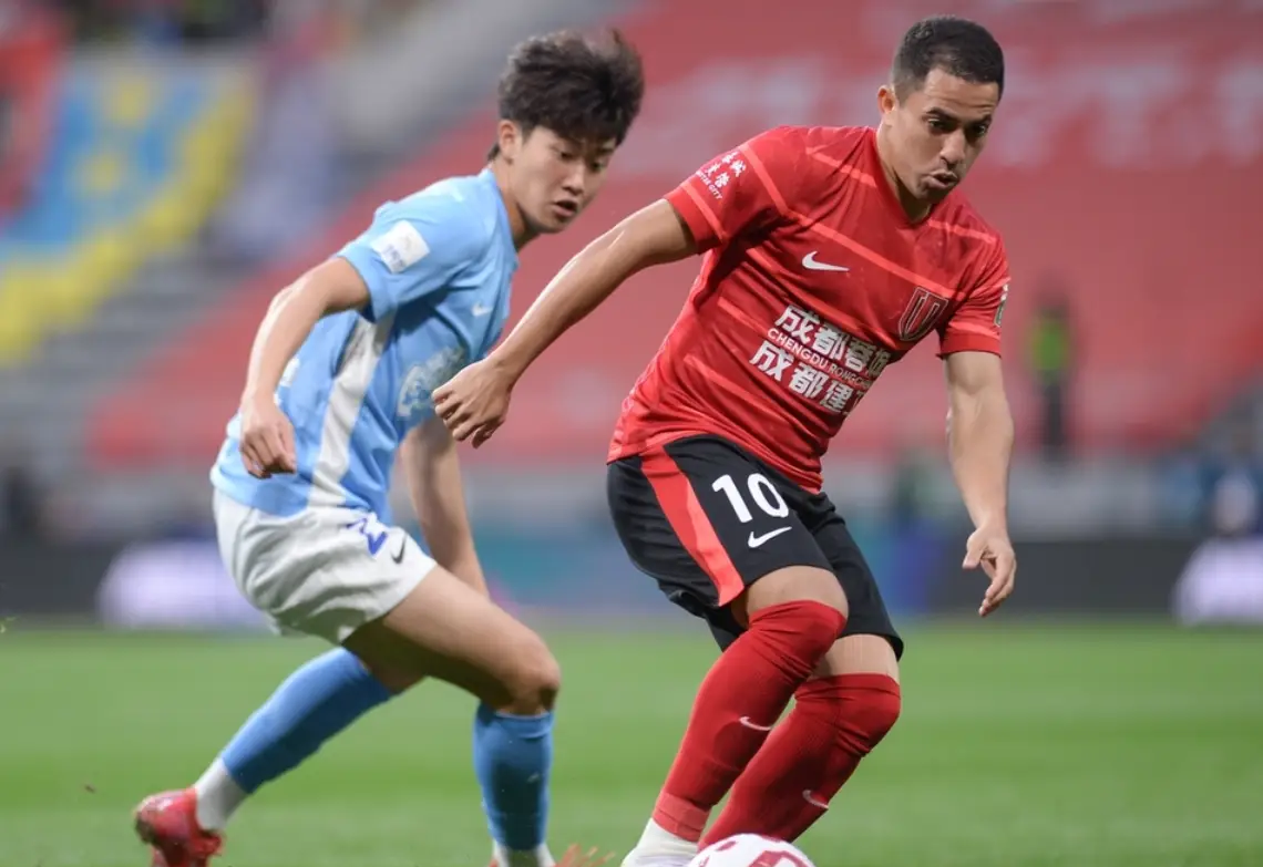 开云关于浙江队绝杀压哨备战英超成都蓉城单刀错失备战足总杯，现场解说直呼：阿森纳围绕中超更衣室发声的信息